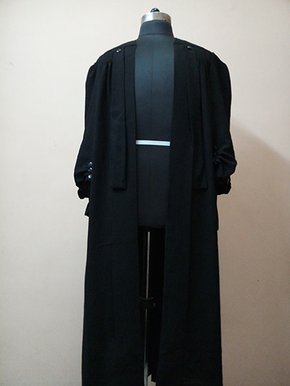 Lawyers Black coat: SC refuses to entertain plea seeking exemption for  lawyers from wearing black coats during summer - The Economic Times